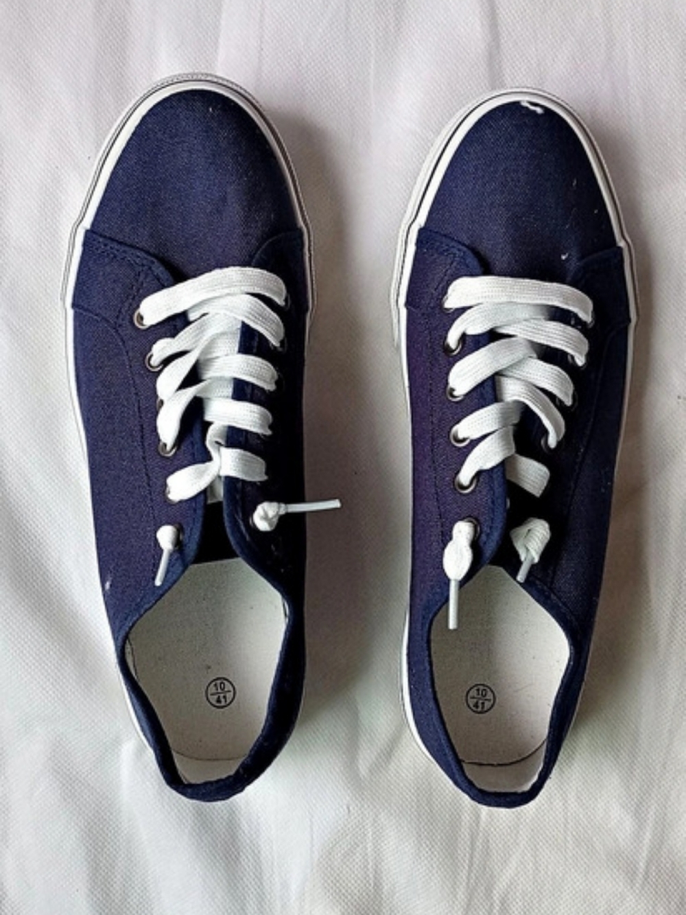 casual, low-top navy blue canvas sneakers size 10